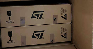 ST芯片外包装.jpg ST芯片外包装.jpg
