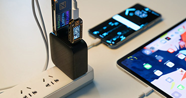 氮化镓充电头.jpg 氮化镓充电头.jpg